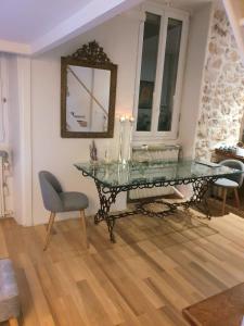 Fotografia z galérie ubytovania HENRI CAMILLE REAL ESTATE - Borniole - studio 8 min Palais v Cannes