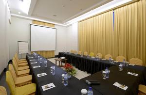 Οι επιχειρηματικές εγκαταστάσεις ή/και οι αίθουσες συνεδριάσεων στο The Sahira Hotel Syariah