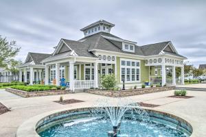 Πισίνα στο ή κοντά στο Pool Access and Beach Shuttle Millville Townhome!