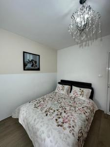 Uma cama ou camas num quarto em Apartmani Simona