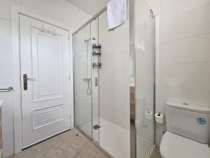 A bathroom at Bonito piso a de Candela en O Grove
