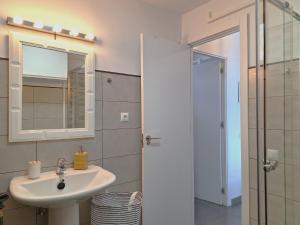 Koupelna v ubytování Stylish 2-Bedroom Apartment Yumbo
