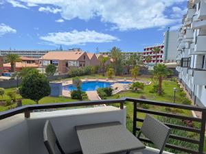 Bazén v ubytování Stylish 2-Bedroom Apartment Yumbo nebo v jeho okolí