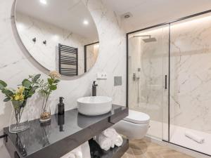 Kupatilo u objektu Luxury Alhambra Penthouse Collection Gran Via