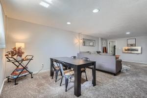 Η κουζίνα ή μικρή κουζίνα στο 2BR Wellness Retreat in Arvada