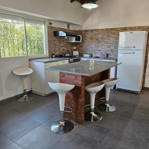 Gallery image of Jacarandá, amplio departamento con terraza in Chascomús