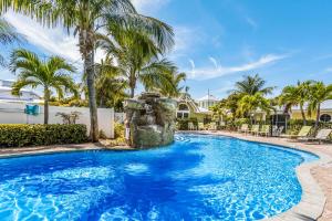 Bazén v ubytování Blue Lagoon 1 nebo v jeho okolí