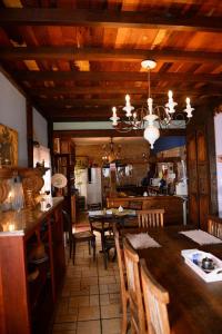 Pousada Residência Balestra餐厅或其他用餐的地方