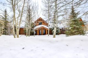 Spacious Frisco Home with Hot Tub and Mountain Views! om vinteren