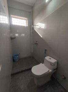 Koupelna v ubytování Hotel O J T Red Star