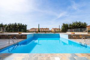 Bazén v ubytování WeHostYou - Bel Appartement Roses, Margarida 43 nebo v jeho okolí