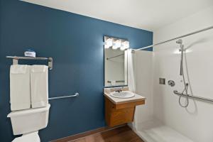 Koupelna v ubytování WoodSpring Suites El Paso