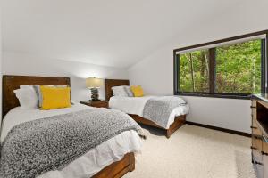 Ένα ή περισσότερα κρεβάτια σε δωμάτιο στο 4501 Spruce Way