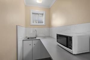Kuchyň nebo kuchyňský kout v ubytování S1 Motel + 16 fotografií