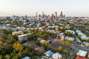 Nespecifikovaný výhled na destinaci Brisbane nebo výhled na město při pohledu z motelu