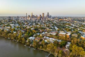 Nespecifikovaný výhled na destinaci Brisbane nebo výhled na město při pohledu z motelu