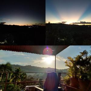 drei verschiedene Sonnenuntergänge von einem Haus aus in der Unterkunft Tinyhouse samaná 