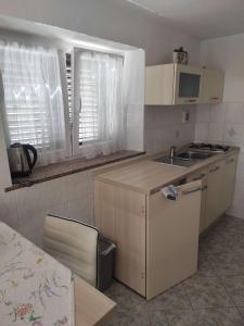 O bucătărie sau chicinetă la Apartments with a parking space Rabac, Labin - 6414