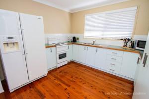 Ảnh trong thư viện ảnh của Cordelia's - Charming, Three-Bedroom Central Townhouse in Gorgeous Agnes Water ở Agnes Water