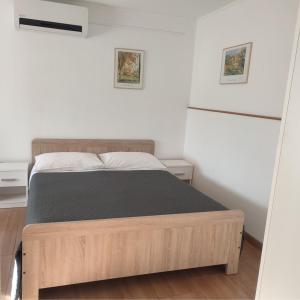 Krevet ili kreveti u jedinici u objektu Apartments with a parking space Novigrad - 22786