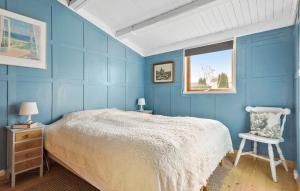 Säng eller sängar i ett rum på Gorgeous Home In Faxe Ladeplads With Kitchen