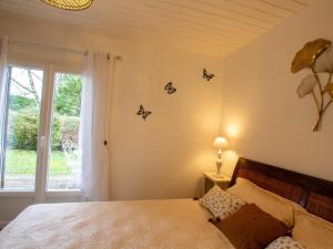 Postel nebo postele na pokoji v ubytování Retraite Périgourdine avec Piscine Partagée, Clim, Vélo et Proximité de Bergerac - FR-1-616-364 + 11 fotografií