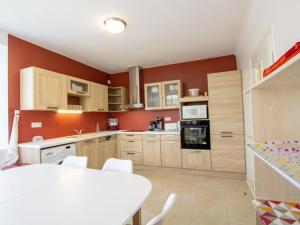 Η κουζίνα ή μικρή κουζίνα στο Maison de charme avec jardin, Wifi et proche de Sarlat et Souillac - FR-1-616-357