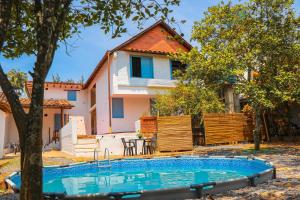 Bazén v ubytování Aura Hotel Parque Barichara By Infinity nebo v jeho okolí