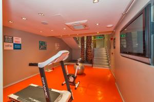 Fitness centrum a/nebo fitness zařízení v ubytování Taksim Istanbul Nis Hotel - Istiklal Street