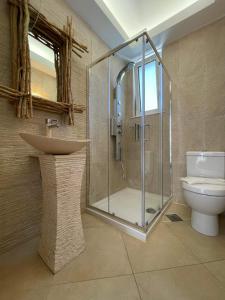 A bathroom at Villa Sevil