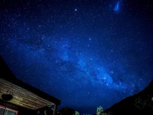 Imagem da galeria de Rustic, Basic Cosy Alpine Hut, in the middle of the Mountains em Otira