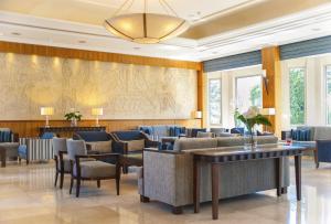 Гостиная зона в Ajax Hotel
