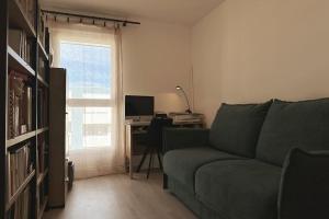 Et tv og/eller underholdning på Appartement spacieux et terrasse + 5 billeder