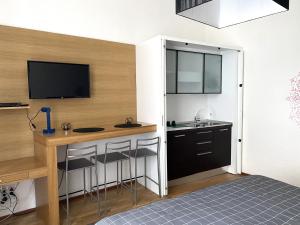 A kitchen or kitchenette at Golem