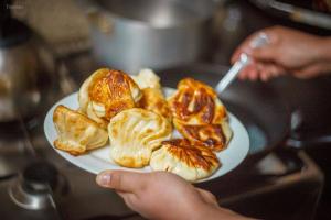 Makanan di atau berdekatan hotel