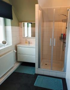 Bilik mandi di Ferienwohnung Adriane