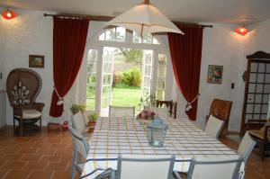 Posezení v ubytování Ma Maison sur la Colline