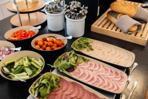 Makanan di atau berdekatan hotel