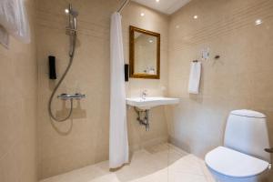 Bilik mandi di Milling Hotel Saxildhus
