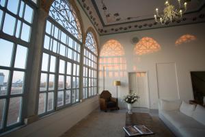 Uma área de estar em The Efendi Hotel Akko