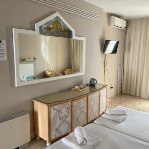 Postel nebo postele na pokoji v ubytování Hotel Algorfa