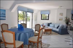 Posedenie v ubytovaní Superbe appartement 3 étoiles à proximité centre et plage à PERROS-GUIREC - Réf 942