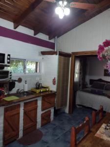 Η κουζίνα ή μικρή κουζίνα στο Cabañas Caramelo +28 φωτογραφίες