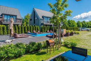 Κήπος έξω από το PRIVATE APARTMENT WITH TERRACE AND SWIMMING POOL