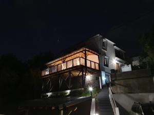 Budova, kde se vila nachází