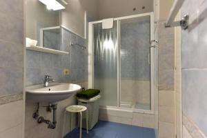 Bilik mandi di Best Rooms Termini