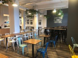 Reštaurácia alebo iné gastronomické zariadenie v ubytovaní Apartimento Hydral Valore