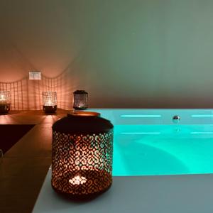 Bazén v ubytování Muralta Suite & Luxury Rooms nebo v jeho okolí