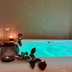 Bazén v ubytování Muralta Suite & Luxury Rooms nebo v jeho okolí