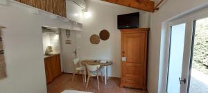 Kuchyň nebo kuchyňský kout v ubytování Gîte L'Olivier (Bastide Sainte Agnès)